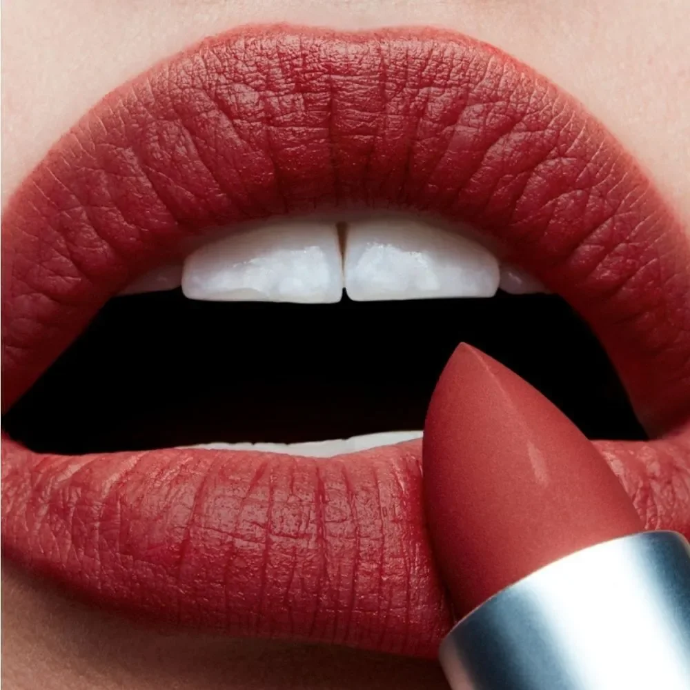 New MAC POWDER KISS LIPSTICK IN 316 Devoted To Chili